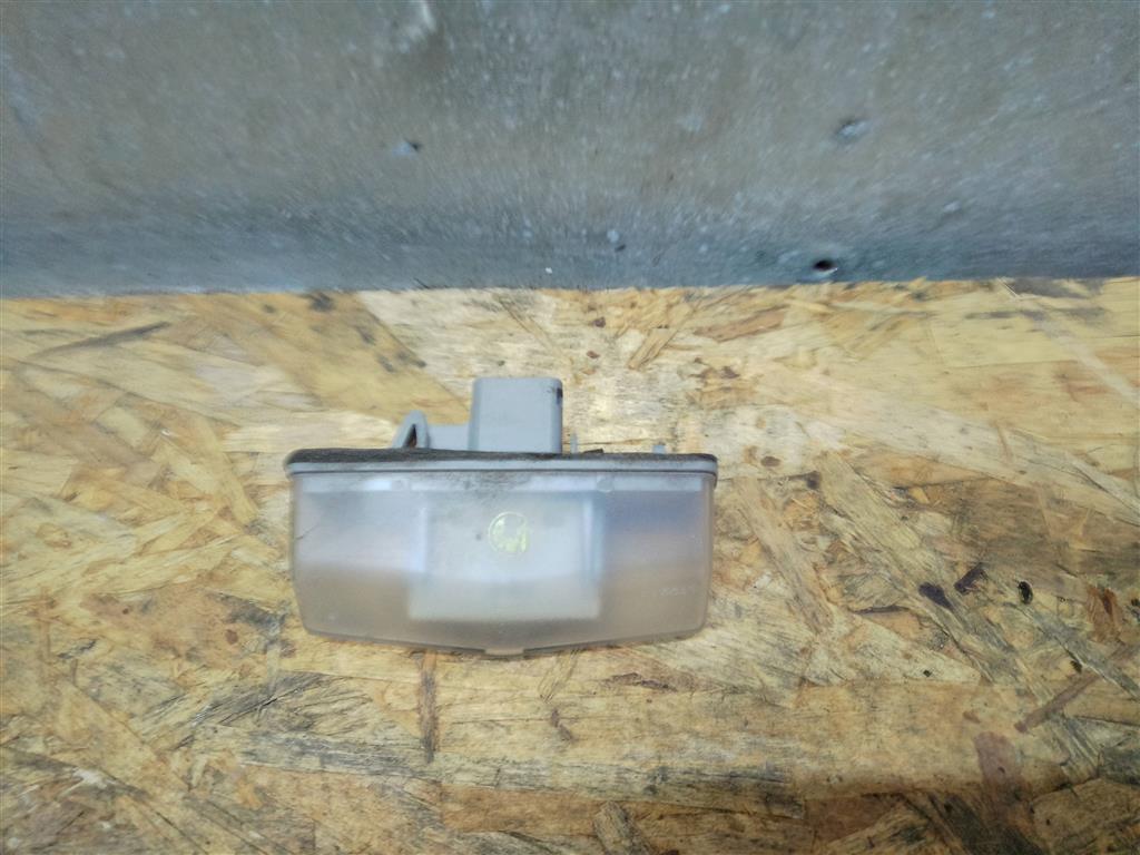 Lexus RX 350/450H 2017-2019 для Фонарь подсветки номера Lexus RX 350/450H 2017-2019 для Фонарь подсветки номера