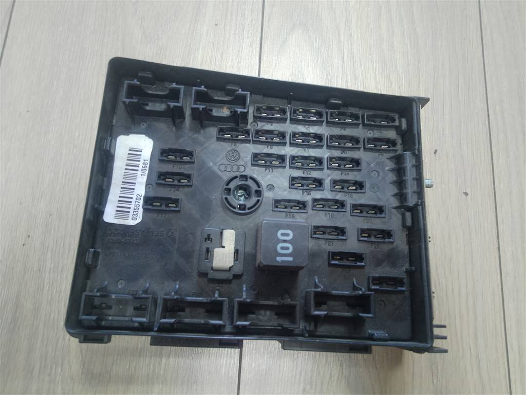 VW Passat (B7) 2011> для Блок предохранителей