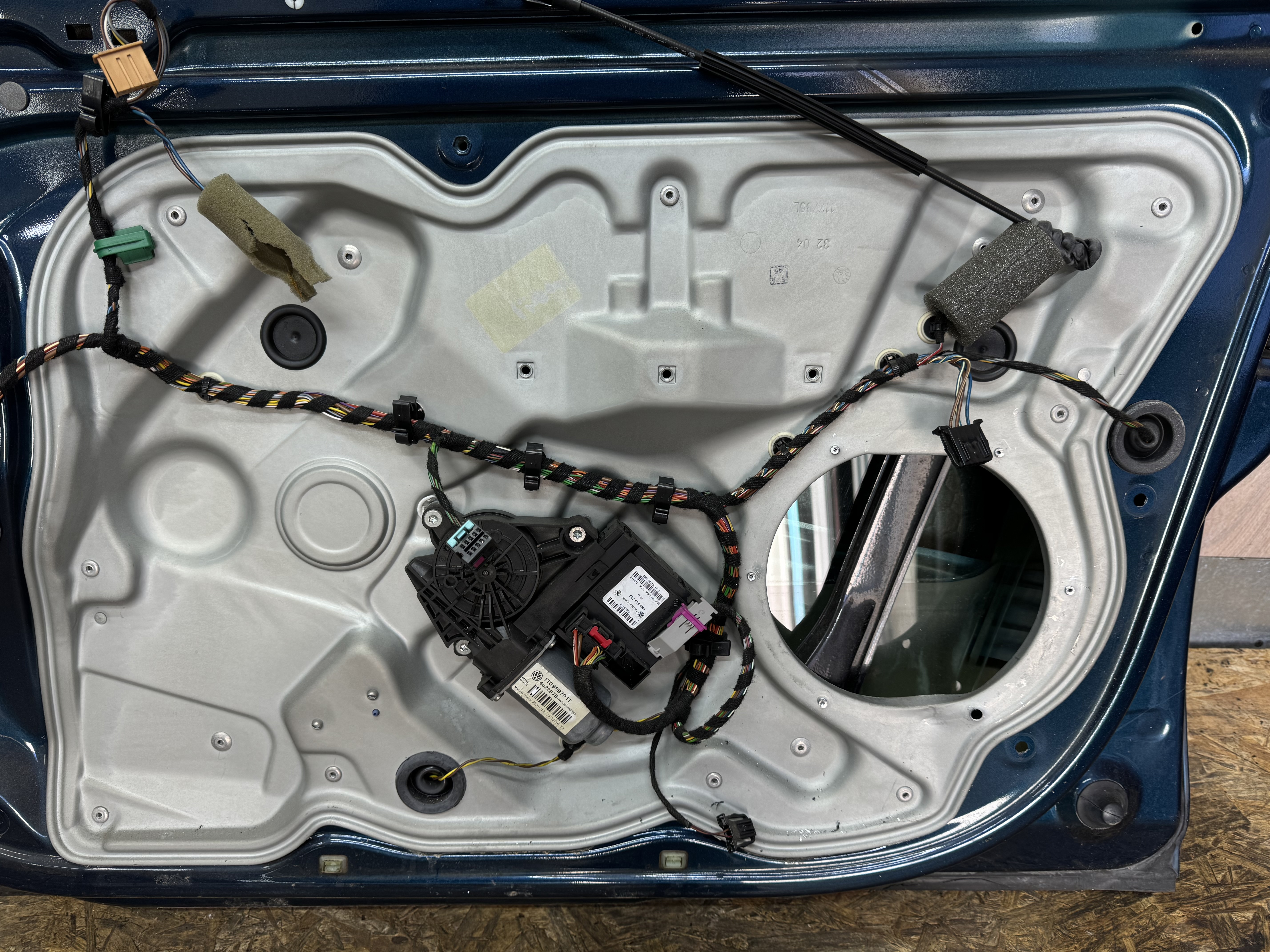 Skoda Octavia (A5 1Z-) 2004-2013 для Стекло двери передней правой Skoda Octavia (A5 1Z-) 2004-2013 для Стекло двери передней правой