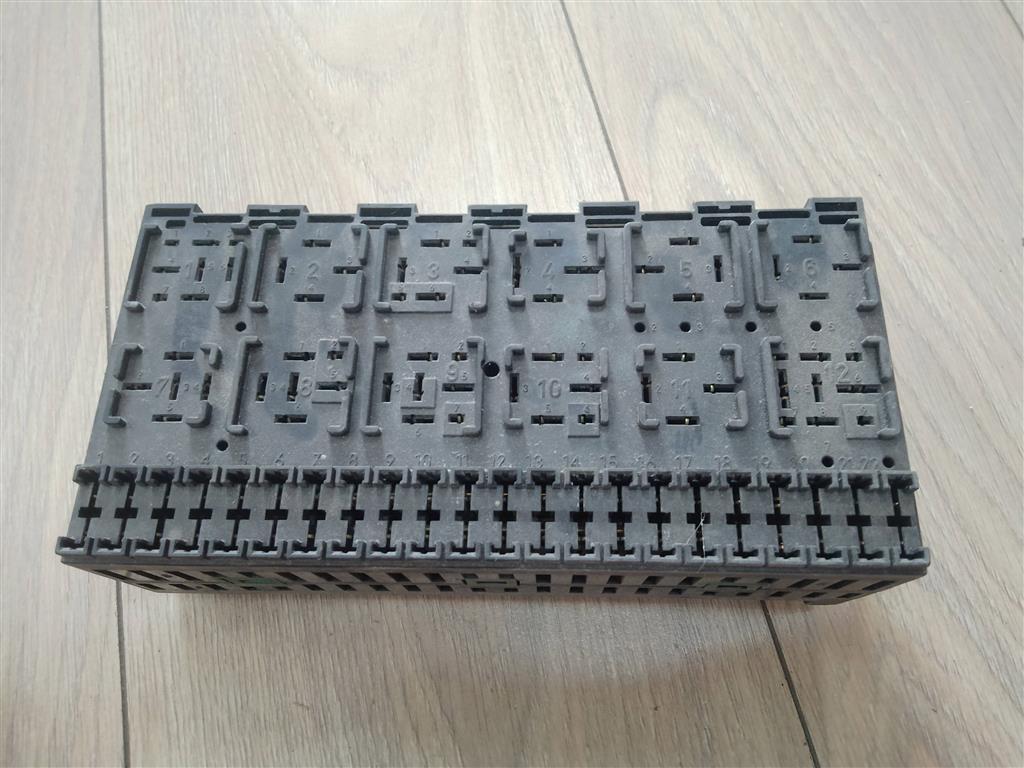 VW Golf II/Jetta II 1983-1992 для Блок предохранителей