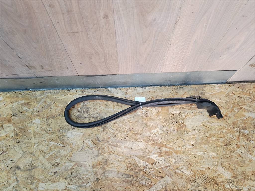 Opel Vivaro с 2006-2014 для Уплотнитель двери задней правой Opel Vivaro с 2006-2014 для Уплотнитель двери задней правой