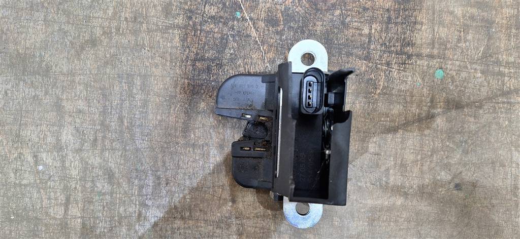 VW Golf V Plus 2005-2014 для Замок багажника