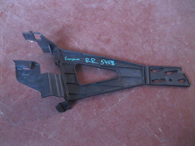 Ford Fusion 2002 - для Кронштейн замка двери