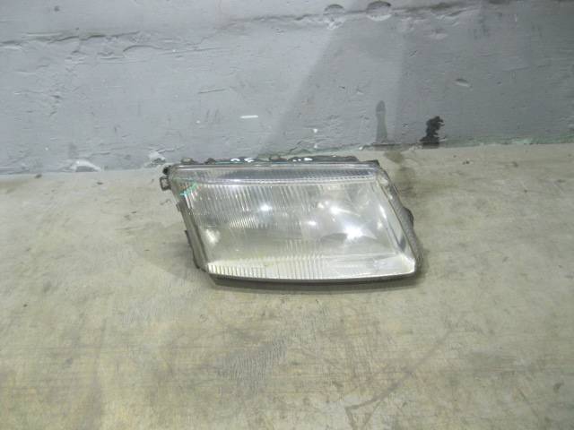 VW Passat (B5) 1996-2000 для Фара правая