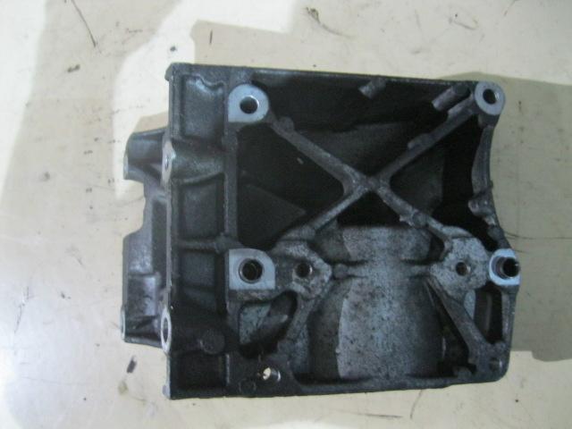Ford C-MAX 2003-2011 для Кронштейн кондиционера Ford C-MAX 2003-2011 для Кронштейн кондиционера
