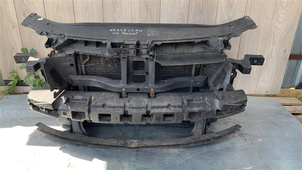 VW Passat (B6) 2005-2010 для Воздуховод радиатора правый