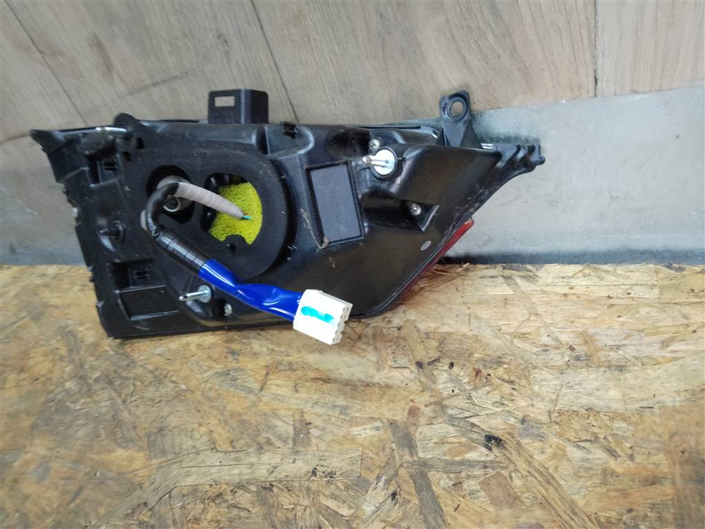 Lexus RX 350/450H 2017-2019 для Фонарь задний внутренний правый Lexus RX 350/450H 2017-2019 для Фонарь задний внутренний правый