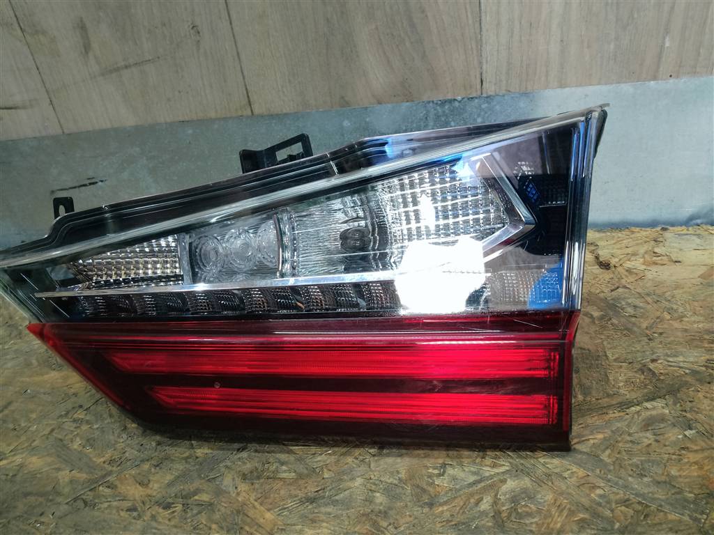 Lexus RX 350/450H 2017-2019 для Фонарь задний внутренний правый Lexus RX 350/450H 2017-2019 для Фонарь задний внутренний правый
