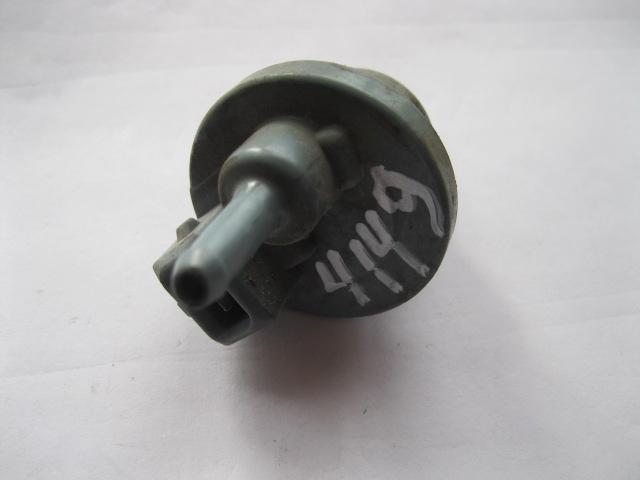 VW Passat (B3) 1988-1993 для Клапан вентиляции топливного бака