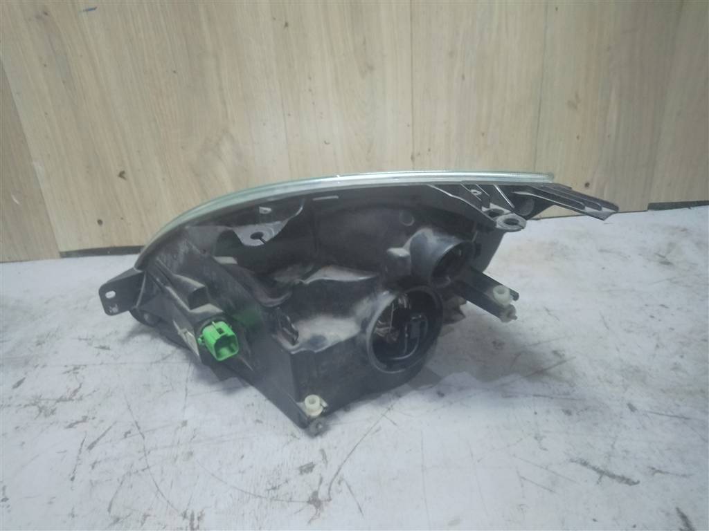 Ford Fiesta 2001-2007 для Фара правая Ford Fiesta 2001-2007 для Фара правая