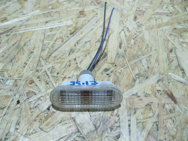 Ford Fiesta 2001-2007 для Повторитель на крыло белый Ford Fiesta 2001-2007 для Повторитель на крыло белый