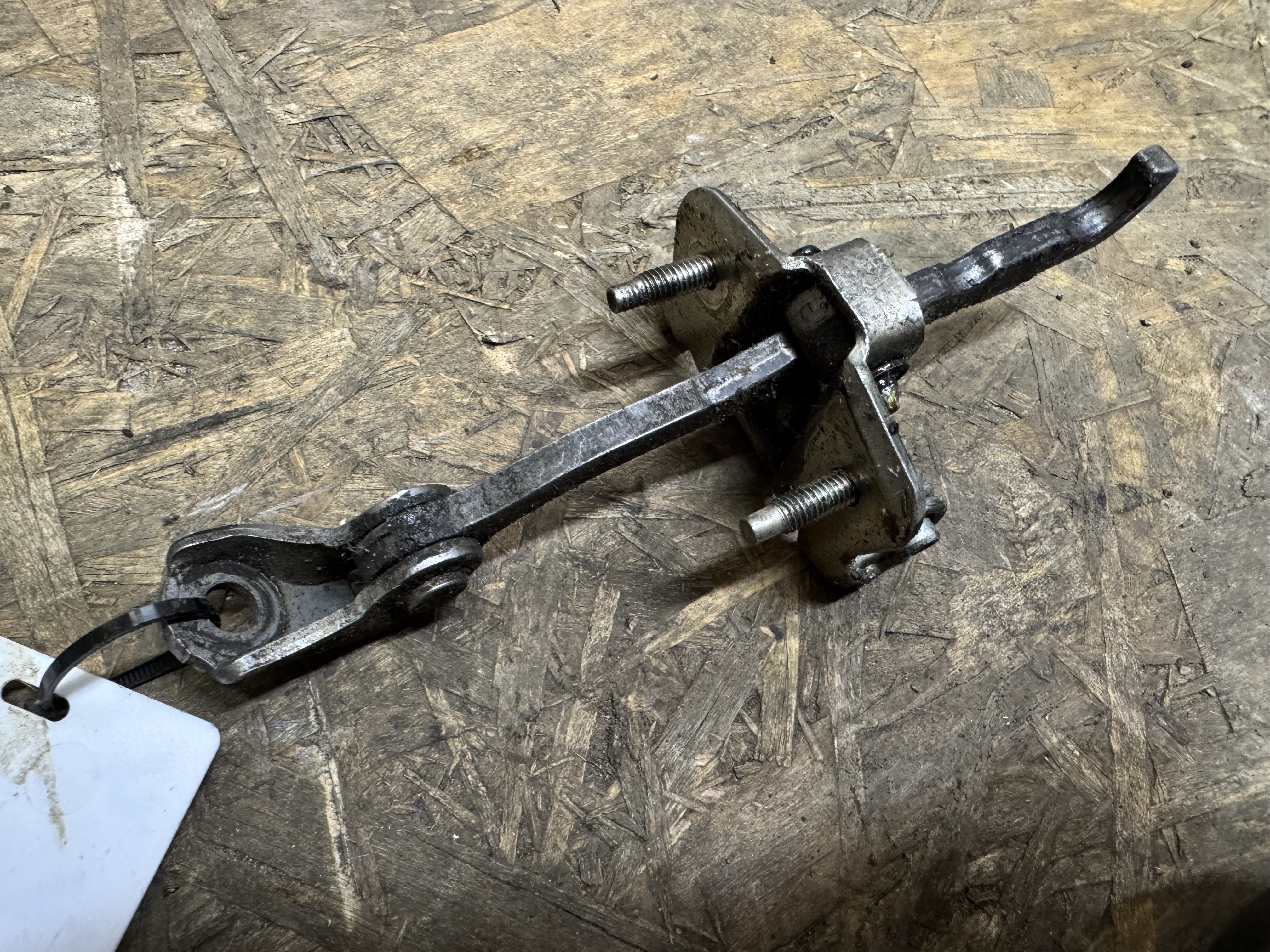 Opel Vivaro  с 2006-2014 для Ограничитель двери