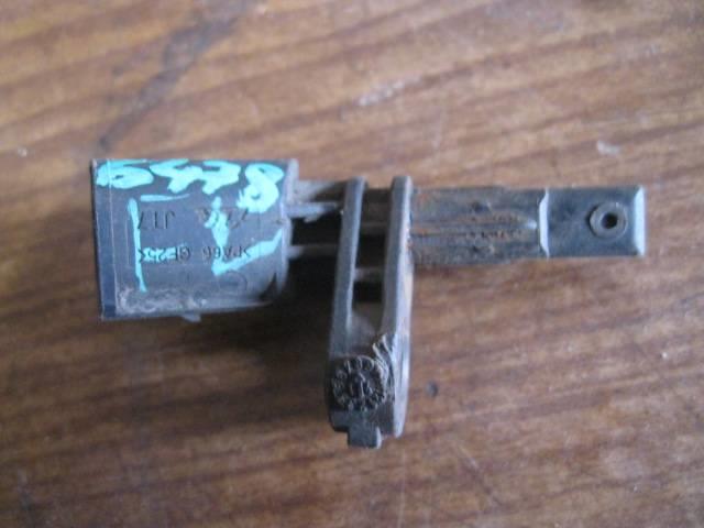 Skoda Octavia (A5 1Z-) 2004-2013 для Датчик ABS передний левый