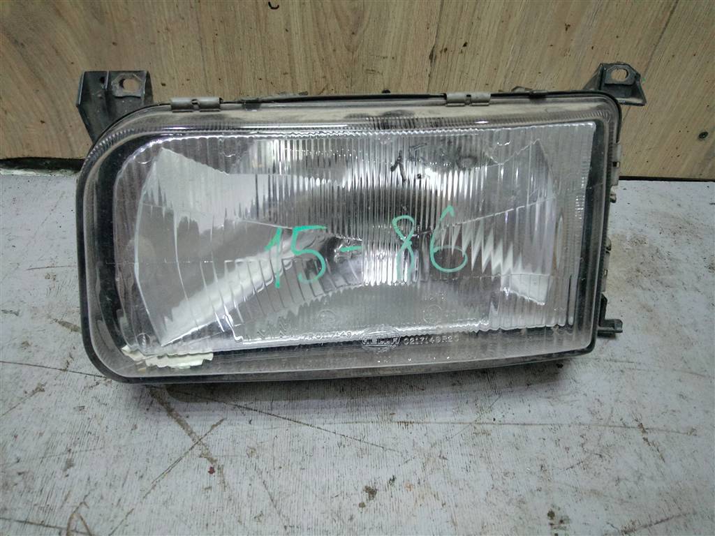 VW Passat (B3) 1988-1993 для Фара левая