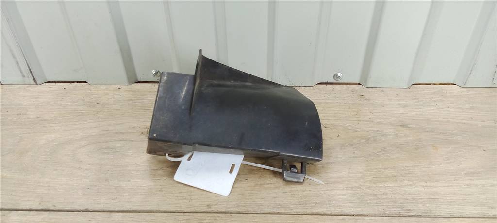Mazda Mazda 3 (BK) 2002-2009 для Воздуховод радиатора правый Mazda Mazda 3 (BK) 2002-2009 для Воздуховод радиатора правый