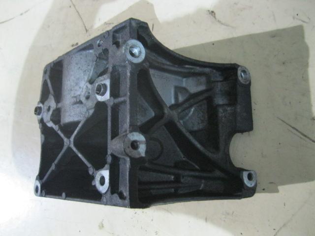 Ford C-MAX 2003-2011 для Кронштейн кондиционера Ford C-MAX 2003-2011 для Кронштейн кондиционера