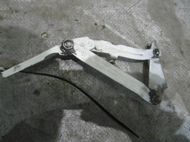 VW Crafter 2006> для Петля капота левая