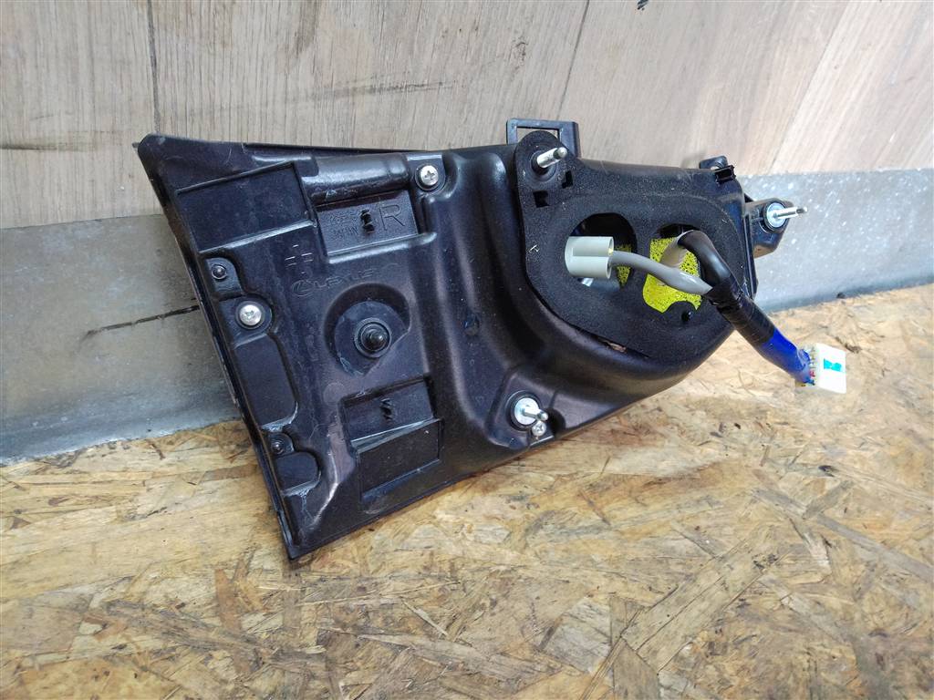 Lexus RX 350/450H 2017-2019 для Фонарь задний внутренний правый Lexus RX 350/450H 2017-2019 для Фонарь задний внутренний правый