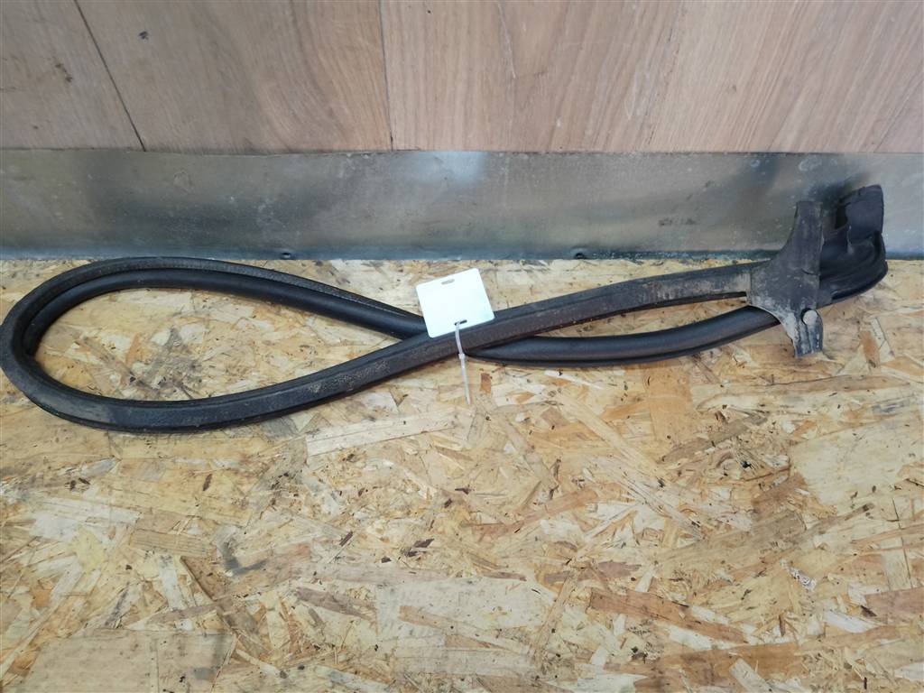 Opel Vivaro с 2006-2014 для Уплотнитель двери задней правой Opel Vivaro с 2006-2014 для Уплотнитель двери задней правой