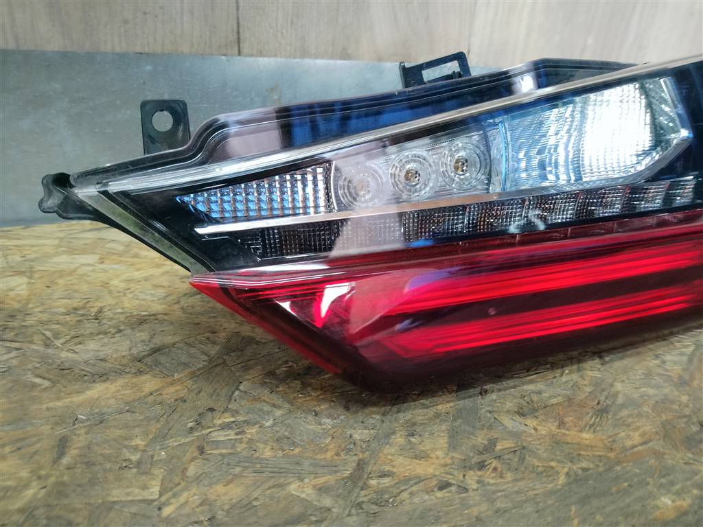 Lexus RX 350/450H 2017-2019 для Фонарь задний внутренний правый Lexus RX 350/450H 2017-2019 для Фонарь задний внутренний правый