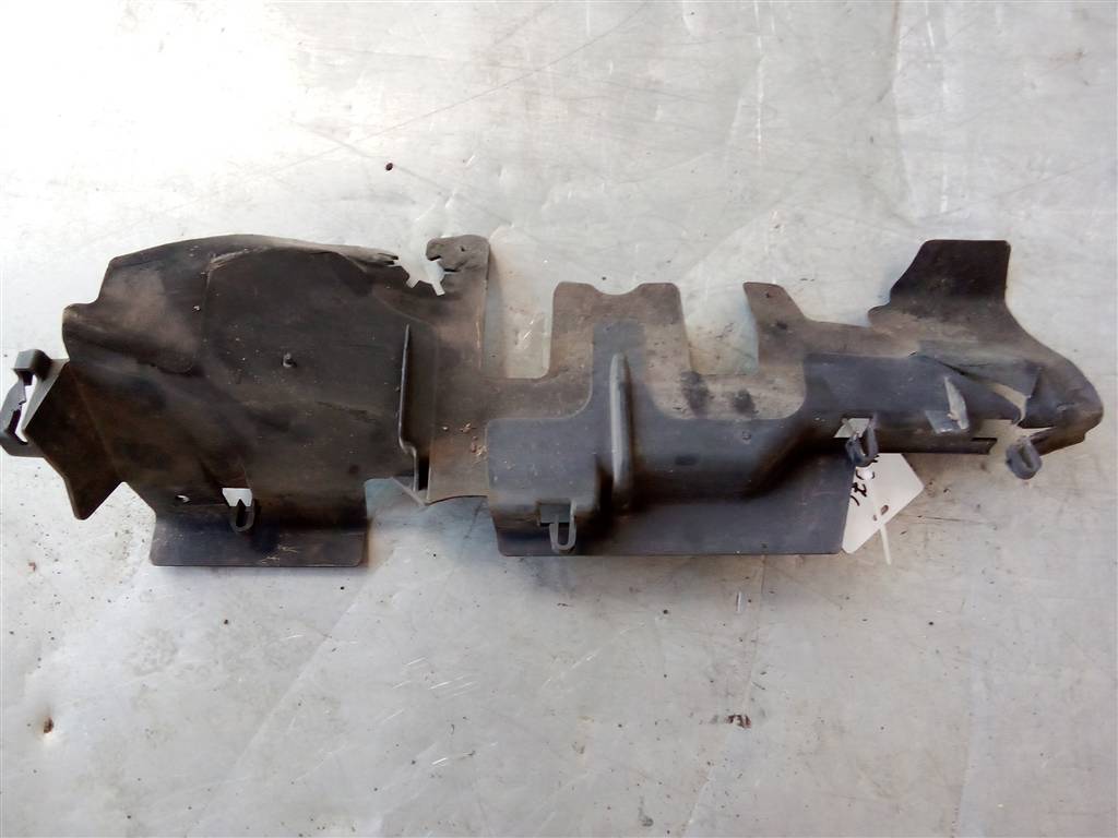 VW Passat (B6) 2005-2010 для Воздуховод радиатора правый