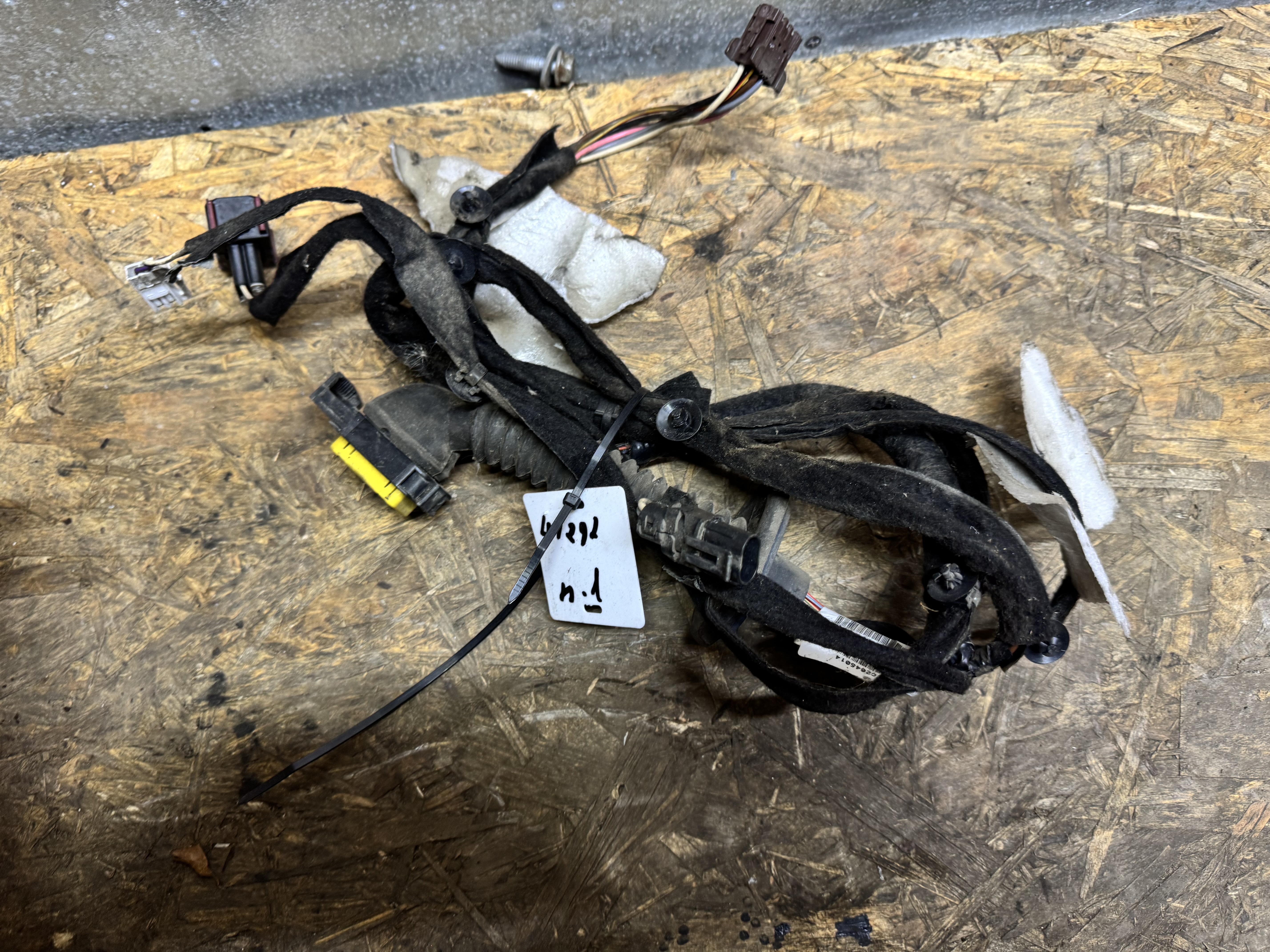 Opel Vivaro  с 2006-2014 для Проводка двери передней левой