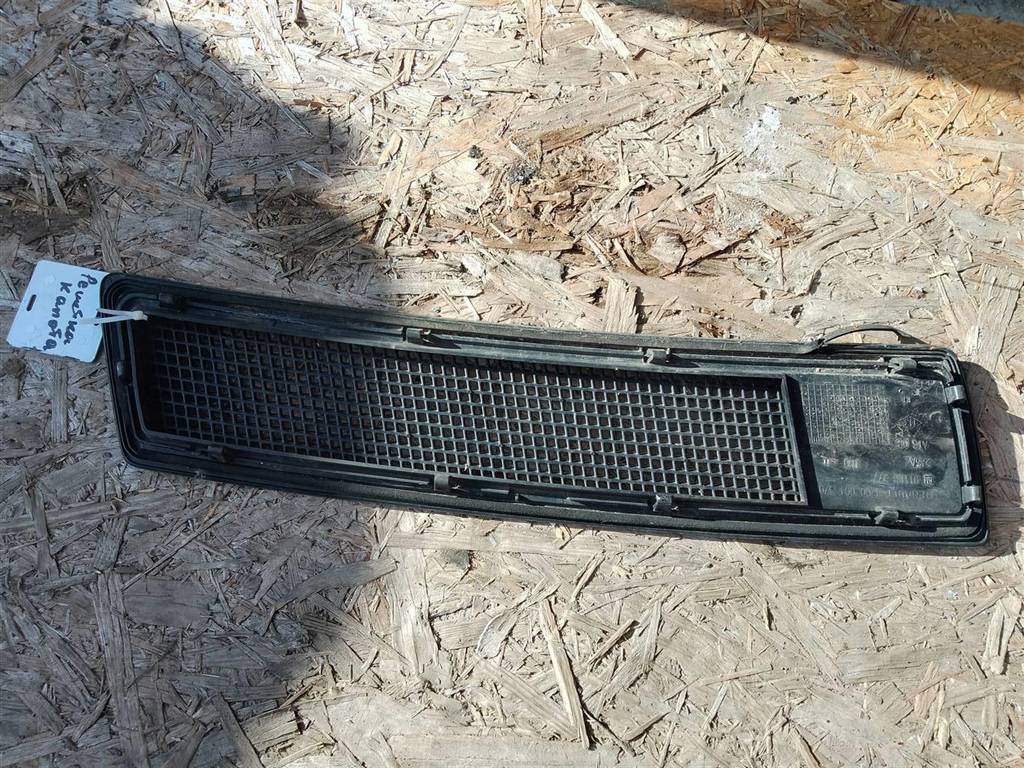 Opel Vivaro  с 2006-2014 для Решетка в капот