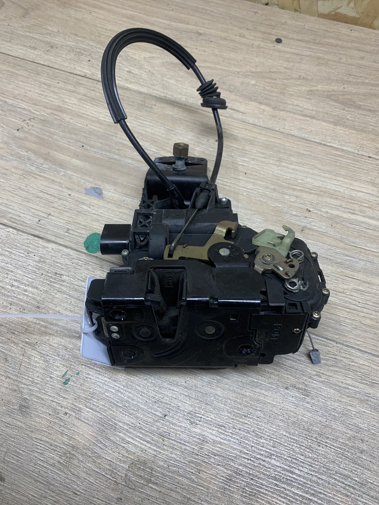 VW Golf IV/Bora 1997-2005 для Замок двери передней правой