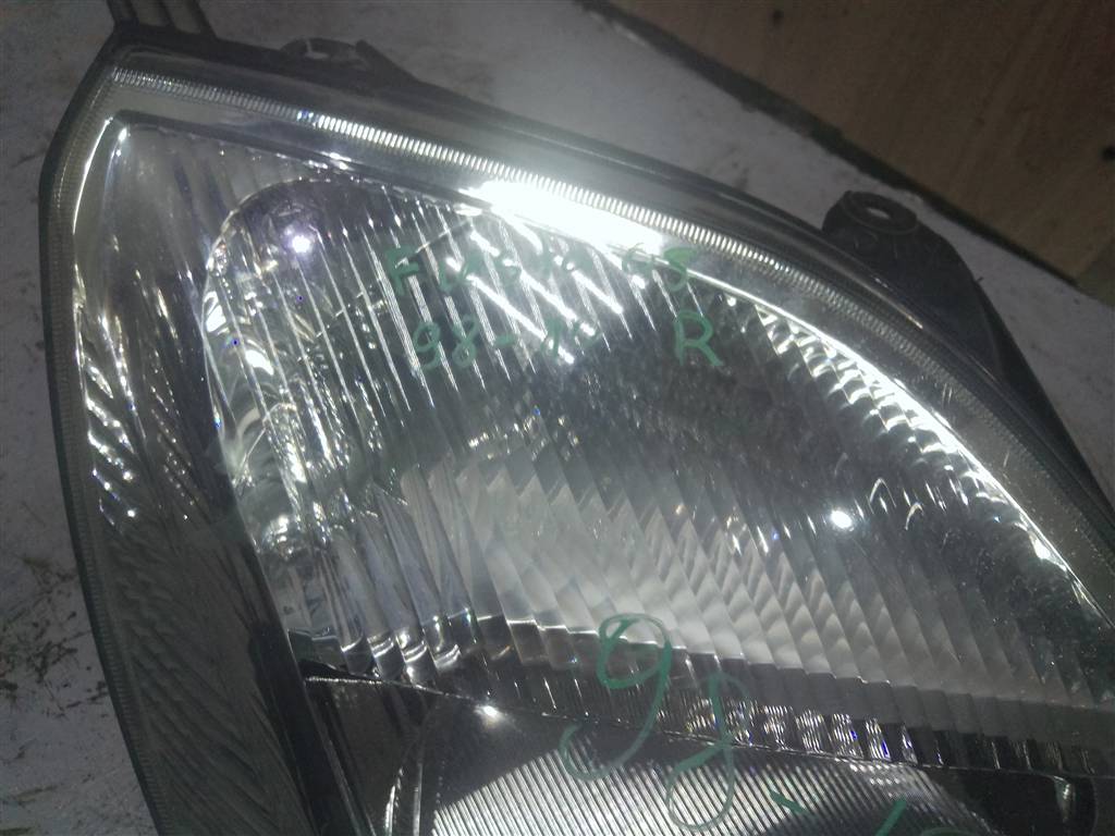 Ford Fiesta 2001-2007 для Фара правая Ford Fiesta 2001-2007 для Фара правая