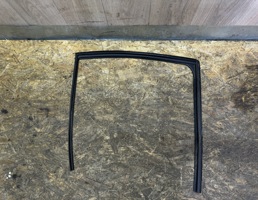 Уплотнитель стекла задней правой двери для Mazda Mazda 6 (GJ) 2012-2015  запчасти бу