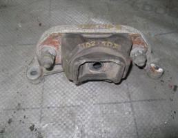Опора КПП для Renault Megane II 2002-2009  запчасти бу