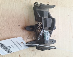 Кронштейн заднего бампера левый для Audi 80 /90 (B4) 1991-1994  запчасти бу