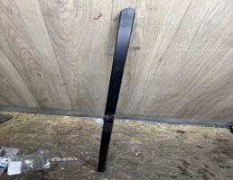 Направляющая стекла передней двери для Opel Vivaro  с 2006-2014  запчасти бу