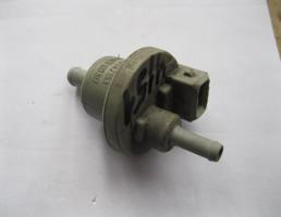 Клапан вентиляции топливного бака для VW Passat (B3) 1988-1993  запчасти бу