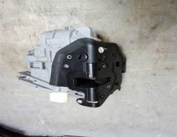 Замок двери задней правой для VW Passat (B6) 2005-2010  запчасти бу