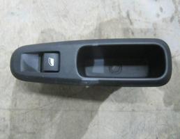 Кнопка стеклоподъемника для Peugeot 3008 2010-2016  запчасти бу