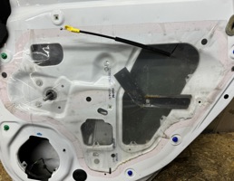 Трос открывания задней двери для Opel Astra J 2010 -  запчасти бу