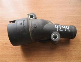 Фланец двигателя системы охлаждения для VW Golf III/Vento 1991-1997  запчасти бу