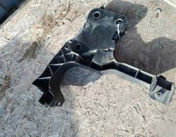 Кронштейн фар левый для Renault Scenic II 2003-2009  запчасти бу