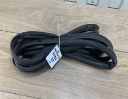 Уплотнитель двери задней правой для Opel Meriva B 2010-  запчасти бу