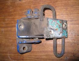 Петля двери передней правой нижняя для Skoda Octavia (A4 1U-) 2000-2011  запчасти бу