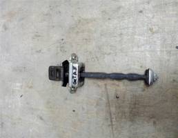 Ограничитель двери для Skoda Octavia (A5 1Z-) 2004-2013  запчасти бу