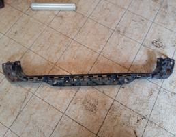 Кронштейн заднего бампера центр для BMW 5-серия E60/E61 2003-2009  запчасти бу