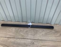 Уплотнитель стекла передней двери правой для Skoda Fabia 2007-2015  запчасти бу