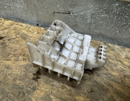 Наполнитель переднего бампера для Toyota Avensis III 2009-2011  запчасти бу