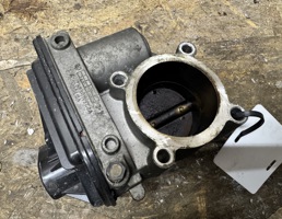 Заслонка дроссельная электрическая для Ford Focus II 2008-2011  запчасти бу