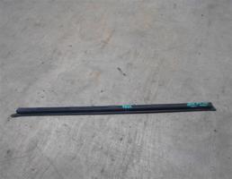 Уплотнитель стекла передней двери правой для BMW 3-серия E46 1998-2005  запчасти бу