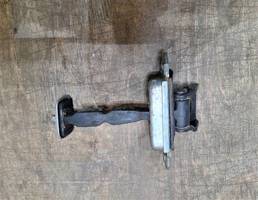 Ограничитель двери для Skoda Octavia (A5 1Z-) 2004-2013  запчасти бу