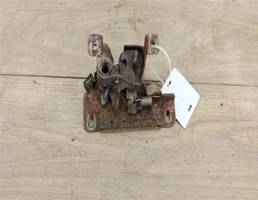 Замок капота для Skoda Fabia 1999-2006  запчасти бу