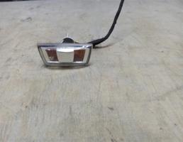 Повторитель на крыло правый белый для Opel Astra H / Family 2004-2015  запчасти бу